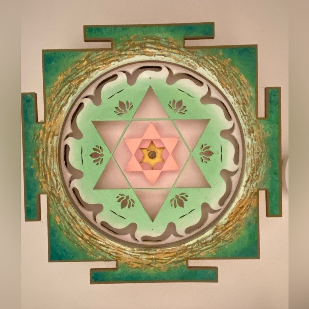🌸 MOVING SALE 🌸 Geometric Mandala Wooden Wall Art in Green and Pink, Yoga studio - Picture 5 of 5